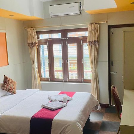 Hotel River Park Pokhara Exterior photo